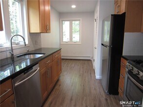 8 Staunton Ct in Farmington, CT - Building Photo - Building Photo