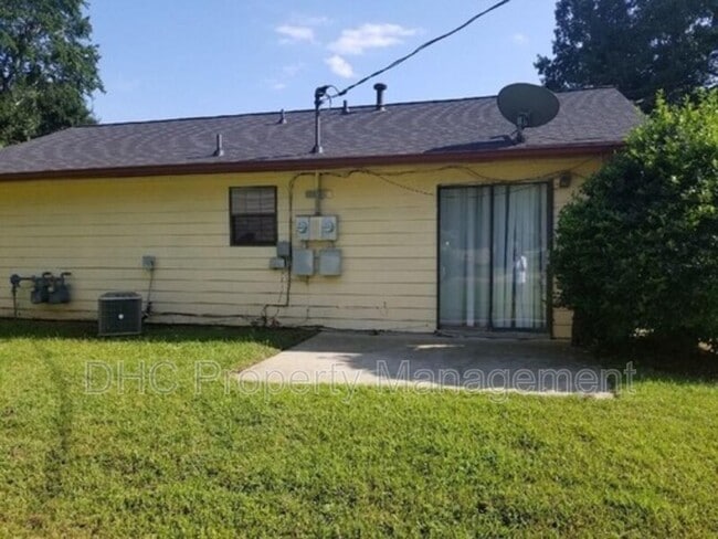 1967 Laboon Cir in Atlanta, GA - Building Photo - Building Photo