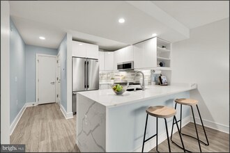 800 4th St SW, Unit N421 in Washington, DC - Foto de edificio - Building Photo