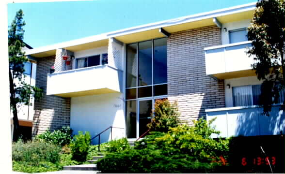 Glendora Apartments in San Mateo, CA - Building Photo