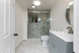 5639 N Artesian Ave in Chicago, IL - Building Photo - Building Photo