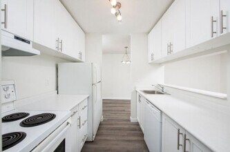 Parkview Estates in Edmonton, AB - Building Photo - Building Photo