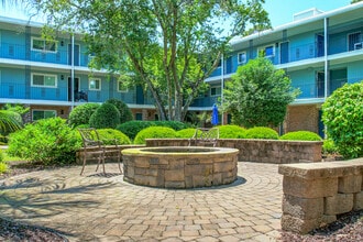 Palmetto Square in Charleston, SC - Building Photo - Building Photo