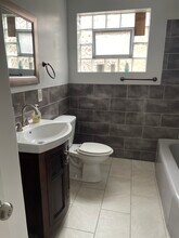 6107 N Mozart St, Unit 2nd in Chicago, IL - Building Photo - Building Photo