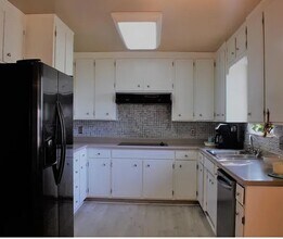 4406 W Linwood Ave in Turlock, CA - Building Photo - Building Photo