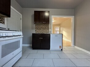 4055 W Melrose St, Unit 3 in Chicago, IL - Building Photo - Building Photo