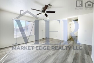 11324 W Diana Ave in Peoria, AZ - Foto de edificio - Building Photo