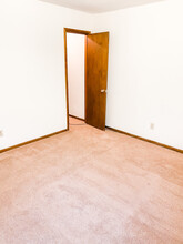 Peppertree Apartments in Jefferson City, MO - Building Photo - Building Photo