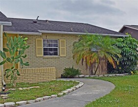 9509 Fieldview Cir in Thonotosassa, FL - Building Photo - Building Photo