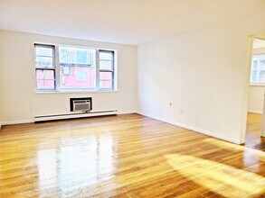 70 Jamaicaway, Unit 7 in Boston, MA - Building Photo - Building Photo
