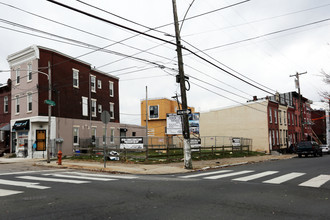 1352 N 27th St in Philadelphia, PA - Building Photo - Building Photo