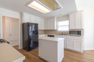 2411 Raintree Path in Round Rock, TX - Foto de edificio - Building Photo
