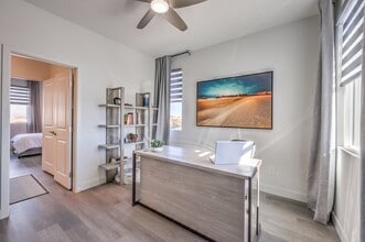 Serenity Townhomes in Las Vegas, NV - Foto de edificio - Building Photo