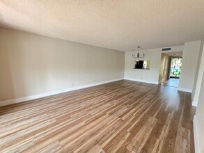 7320 Amberly Ln, Unit 207 in Delray Beach, FL - Building Photo - Building Photo