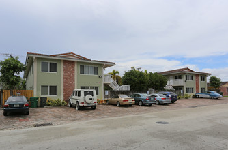 1424-1430 Holly Heights Dr in Fort Lauderdale, FL - Building Photo - Building Photo