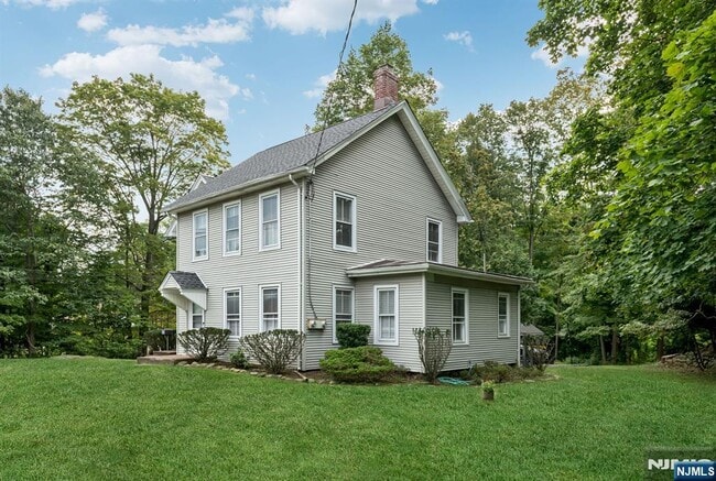 68 Wyckoff Ave in Ramsey, NJ - Building Photo - Building Photo