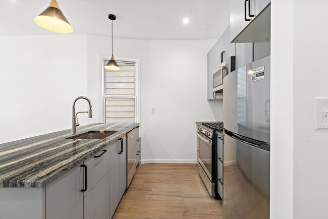 20 Delaware Ave in Jersey City, NJ - Building Photo - Building Photo