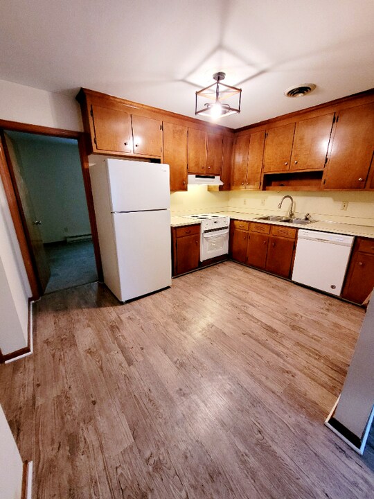1252 Gatewood Rd in Newport News, VA - Building Photo