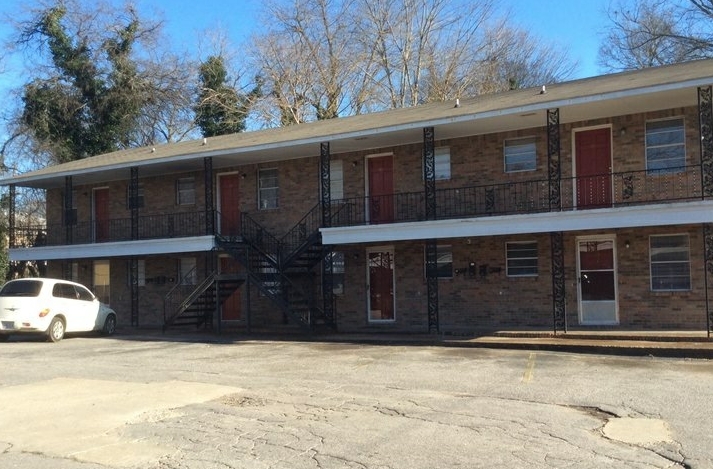 Cedar Arms in Florence, AL - Foto de edificio