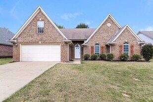 2848 Pinnacle Dr in Southaven, MS - Building Photo