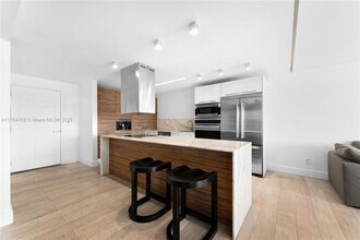 1140 NE 191st St in Miami, FL - Building Photo - Building Photo
