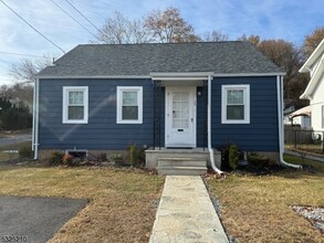 33 Catherine St in Bloomingdale, NJ - Building Photo - Building Photo