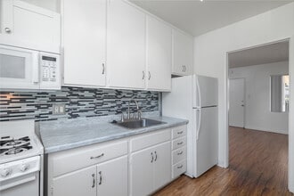 Kona Kai West in Torrance, CA - Foto de edificio - Interior Photo