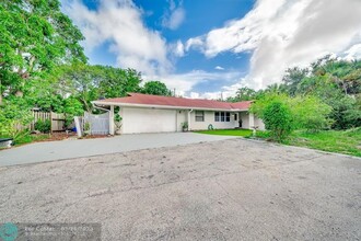 2550 Ray Ct in Lantana, FL - Building Photo - Building Photo