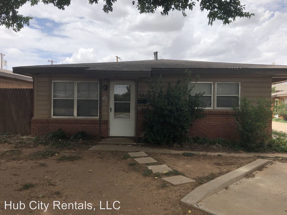 2406 46th St in Lubbock, TX - Building Photo