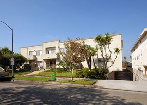 105 S Hayworth Ave in Los Angeles, CA - Building Photo