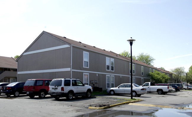 Lemay Village Apartments in St. Louis, MO - Foto de edificio - Building Photo