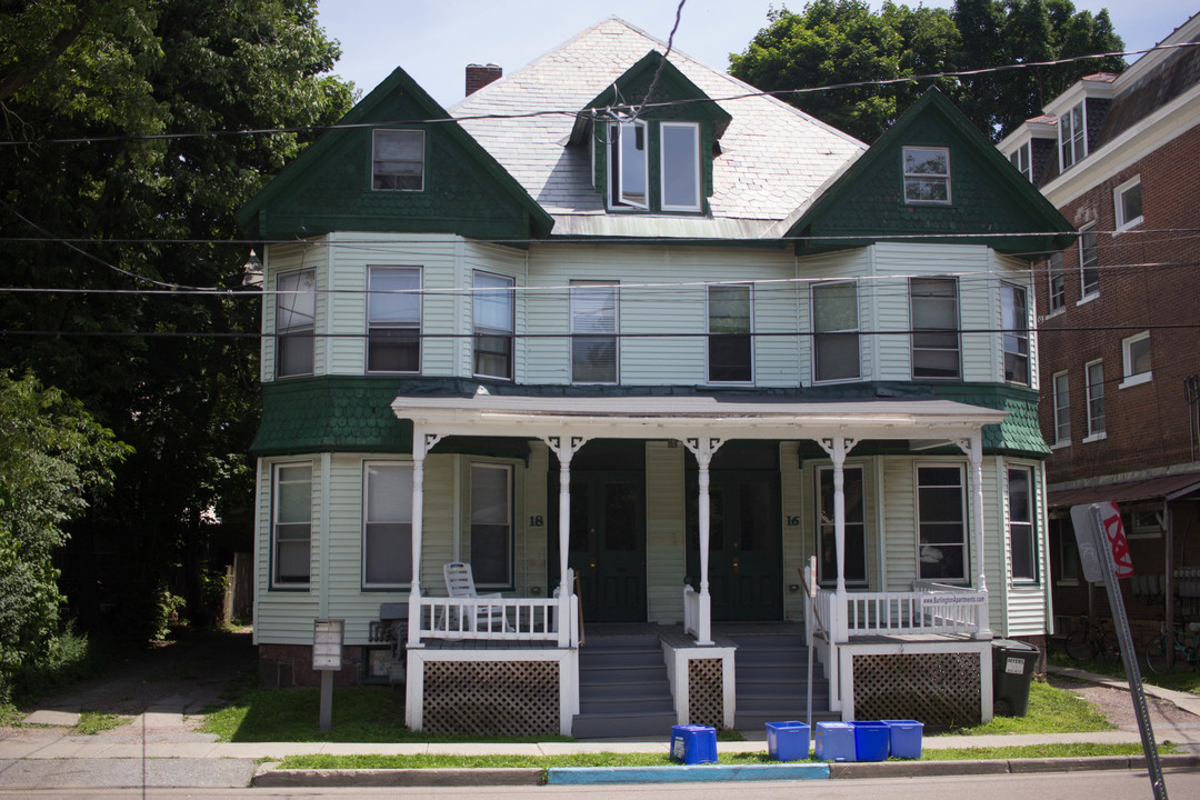 16-18 Lafayette Pl in Burlington, VT - Building Photo