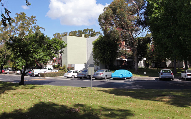 American Gold Star Manor in Long Beach, CA - Building Photo - Building Photo