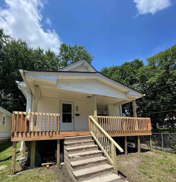 1900 Kensington Ave in Kansas City, MO - Building Photo