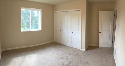 197 Cloverdale Rd in Kalama, WA - Building Photo - Building Photo