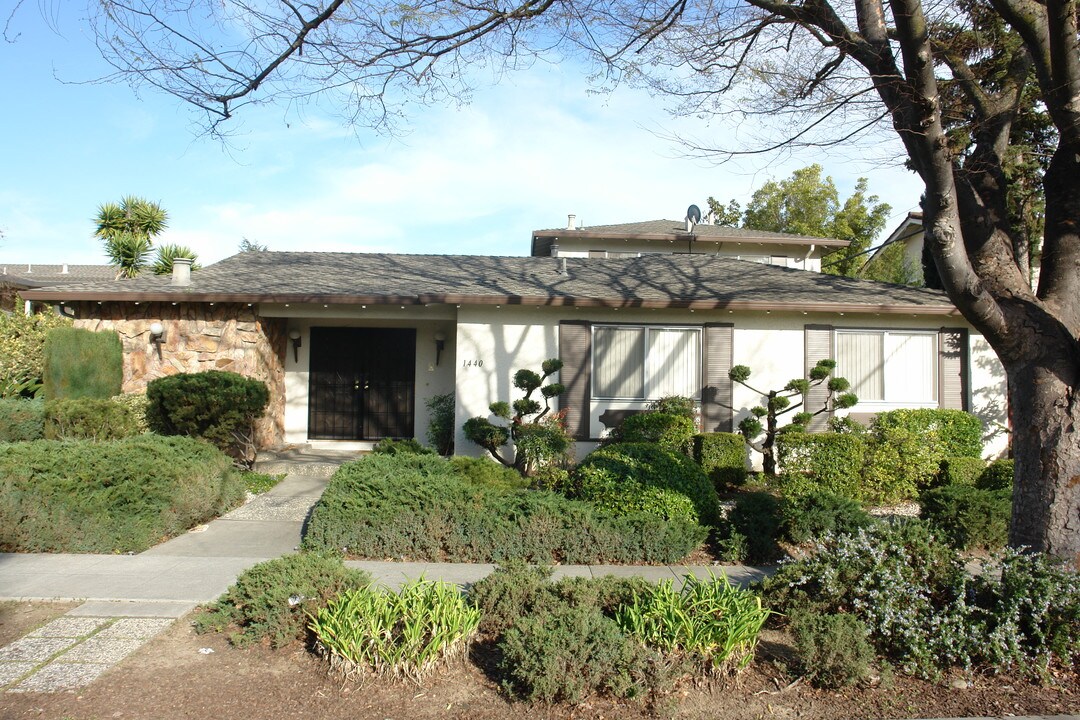 1440 Essex Way in San Jose, CA - Foto de edificio