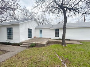 105 N Patrick St in Waxahachie, TX - Building Photo - Building Photo