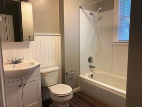 2036 W Riverside Ave-Unit -04 in Spokane, WA - Building Photo - Building Photo