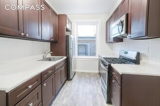 191-13 42nd Ave, Unit 2R in Queens, NY - Foto de edificio - Building Photo