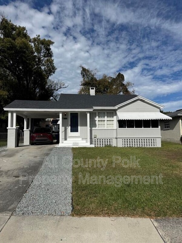 property at 422 E Belmar St