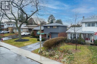 51 Delmar Dr in Hamilton, ON - Building Photo - Building Photo