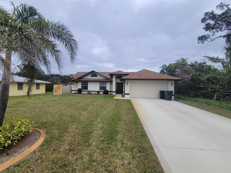 2861 Sunset Beach Dr in Venice, FL - Building Photo