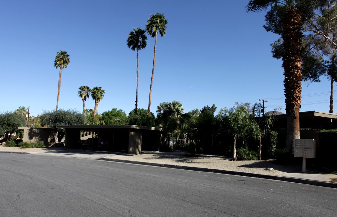 74601-74615 Shadow Hills Rd in Palm Desert, CA - Building Photo