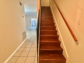 2116 Manson Ave, Unit D in Metairie, LA - Foto de edificio - Building Photo