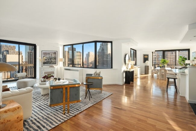 330 E 75th St in New York, NY - Building Photo - Building Photo