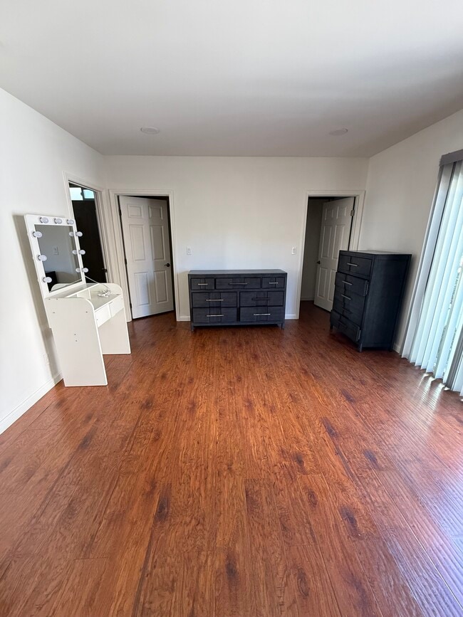 10548 Tinker Ave in Tujunga, CA - Building Photo - Building Photo