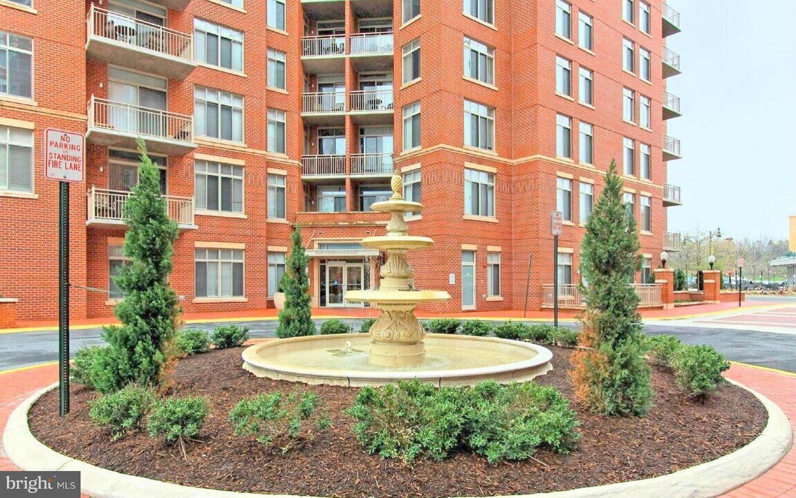 4480 Market Commons Dr, Unit 612 in Fairfax, VA - Building Photo