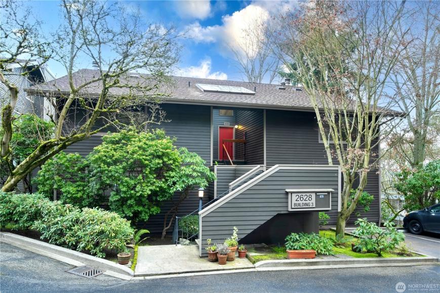 2628 4th Ave in Seattle, WA - Building Photo