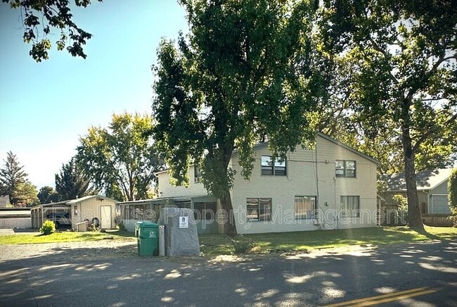 property at 1628 Leonard Rd