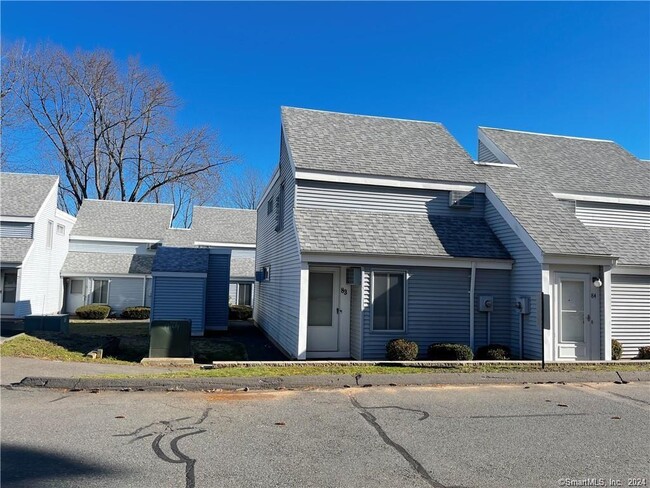 83 Cinnamon Spring in South Windsor, CT - Foto de edificio - Building Photo